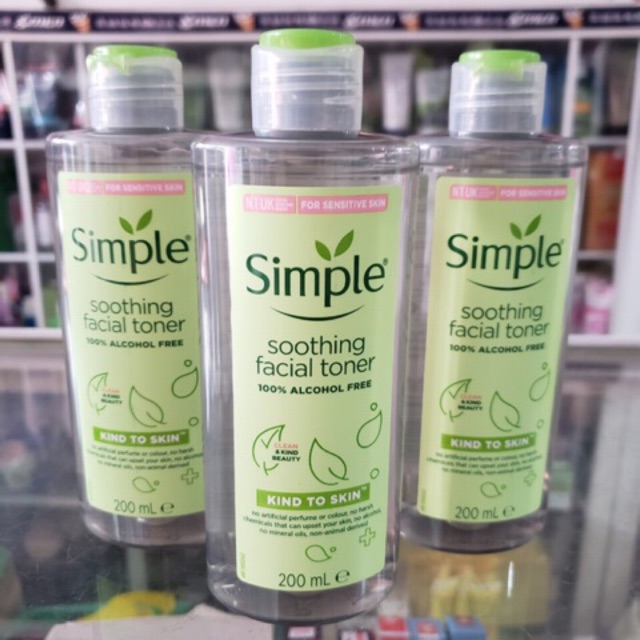 Nước hoa hồng Simple Soothing Facial Toner 200ml