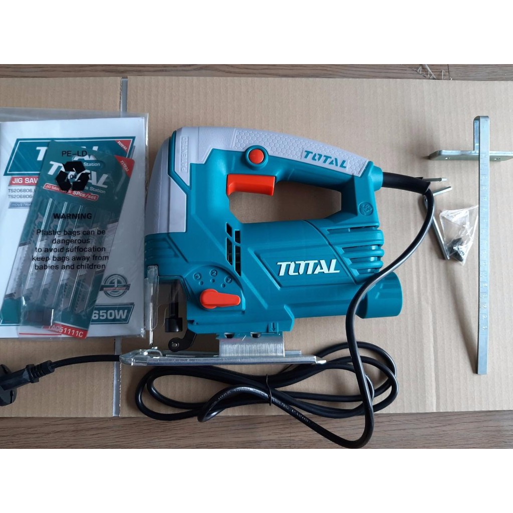 TOTAL - TS206806  MÁY CƯA LỌNG  KÈM 1 BỘ 5 LƯỠI CƯA LỌNG 650W