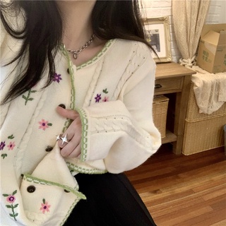 Áo Len Cổ Tròn Thêu Hoa 45935