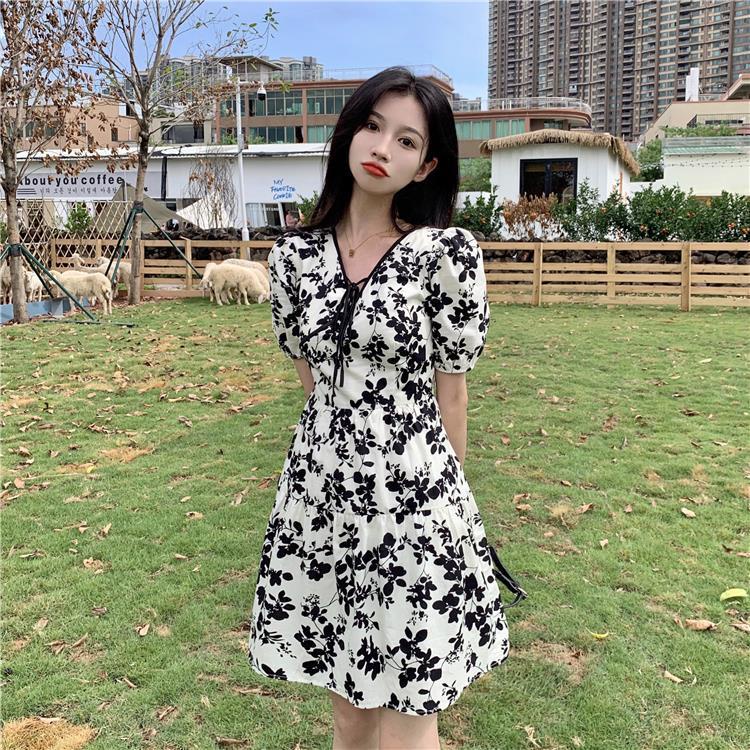 Đầm Cổ Chữ V Họa Tiết Hoa Phong Cách Vintage Pháp