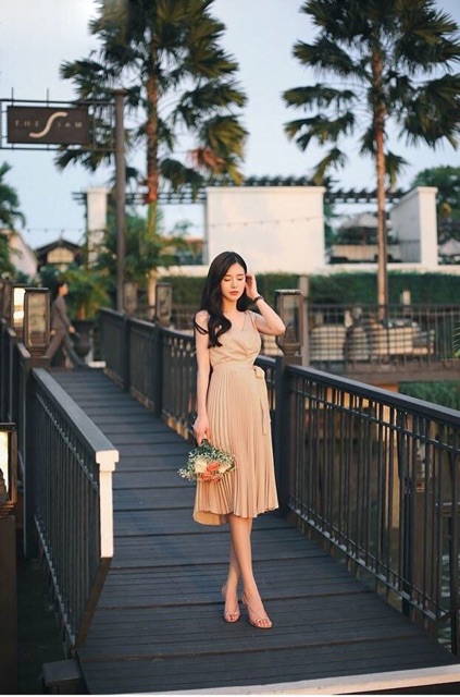 ( DỊU DÀNG) Đầm lụa xếp ly chân xoè - lụa đẹp | BigBuy360 - bigbuy360.vn