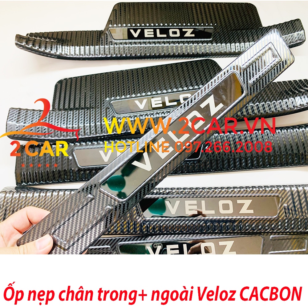 Ốp Bậc Cửa, Nẹp Bước Chân Toyota VELOZ 2022 - 2023 VÂN CARBON cao cấp- CHỮ TRÁNG GƯƠNG