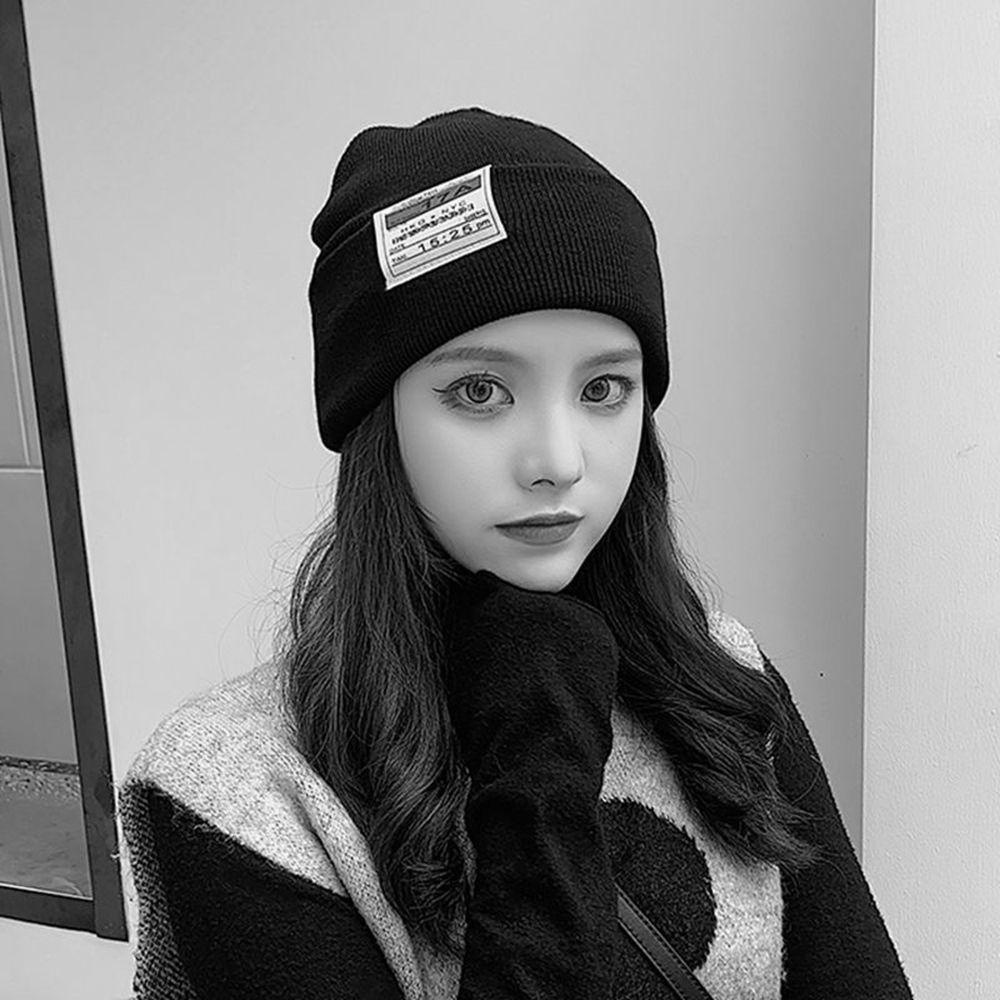 Mũ Len Beanie Họa Tiết Chữ Đơn Giản Dễ Phối Đồ Thời Trang Thu Đông Cho Nữ