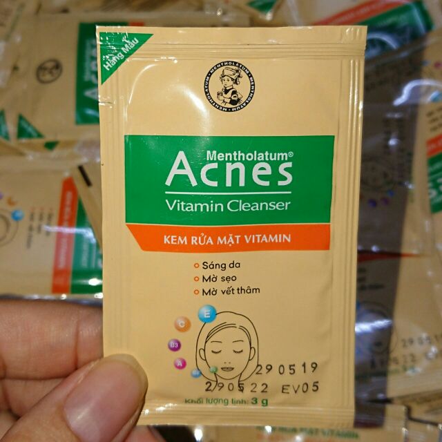 Sữa rửa mặt Acnes Vitamin Cleanser 25g