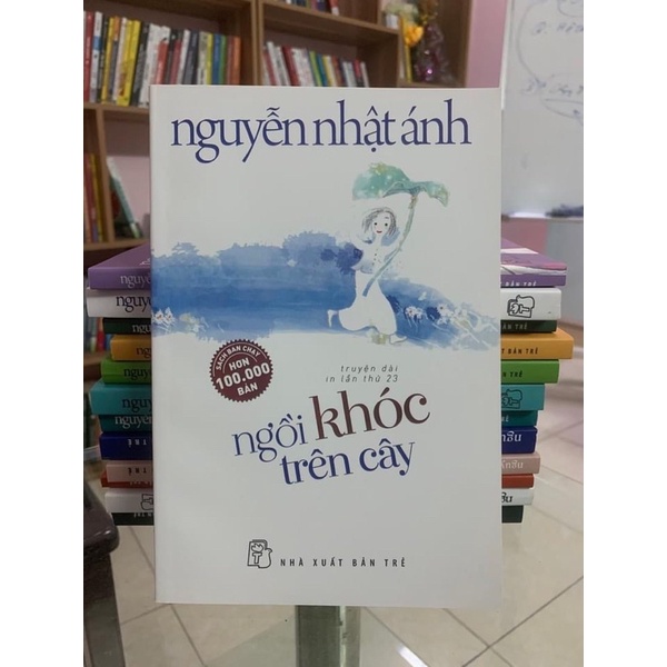 Ngồi khoc tren cay