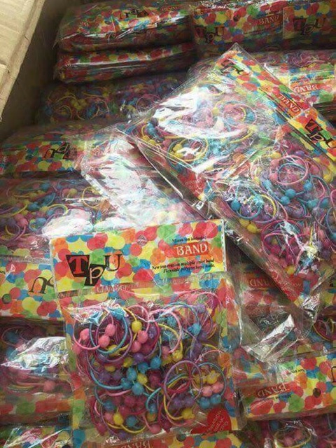 Thun cột tóc cho bé