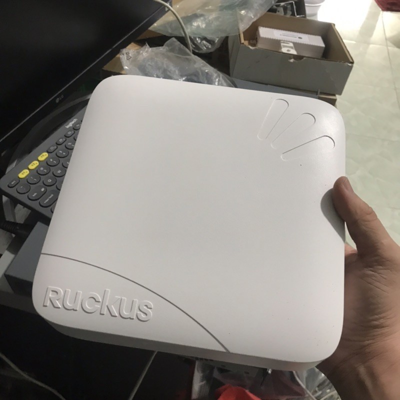 Combo Router và Ap Wifi chịu tải cao cho quán mikrotik 750gr3 và Ruckus R700 hàng cũ