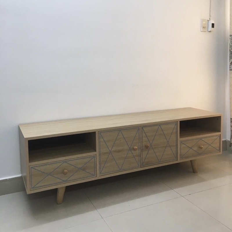 kệ tivi phòng khách hiện đại giá rẻ chất gỗ MĐF chống ẩm bốn chân kệ chịu lực cao cấp Trường Mai Sài Gòn