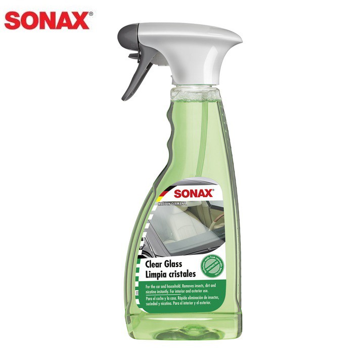 Chai xịt vệ sinh làm sạch và trong kính, dùng cho xe ô tô và các bề mặt kính. Thương hiệu Sonax 338241, dung tích 500 ml