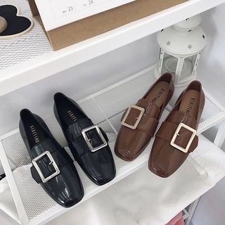Loafer khoá bản to