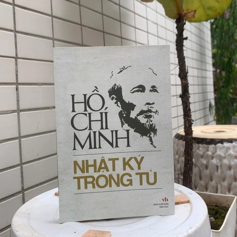 Sách: Nhật Ký Trong Tù