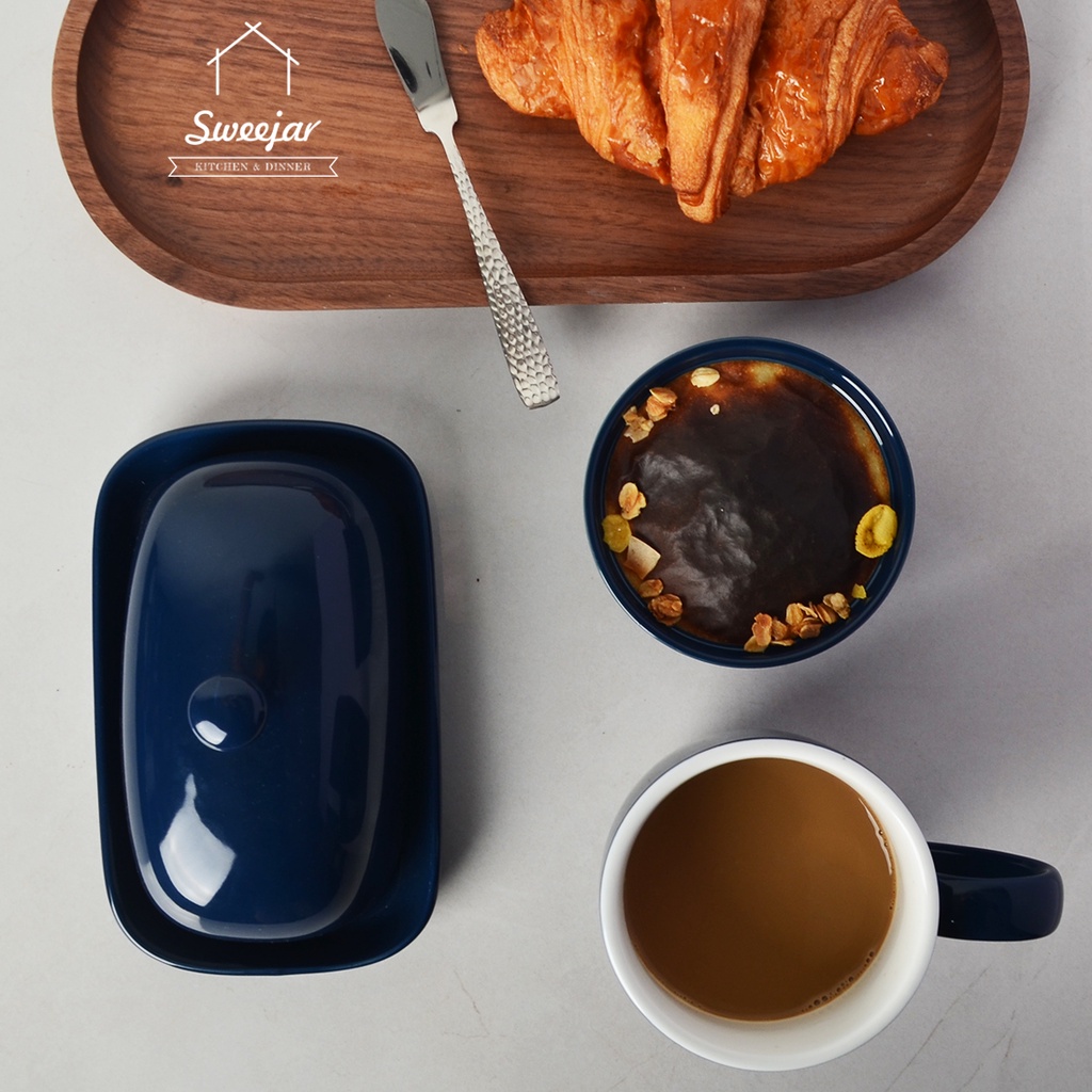 Đĩa gốm SWEEJAR có nắp đậy dùng đựng bơ tiện lợi
