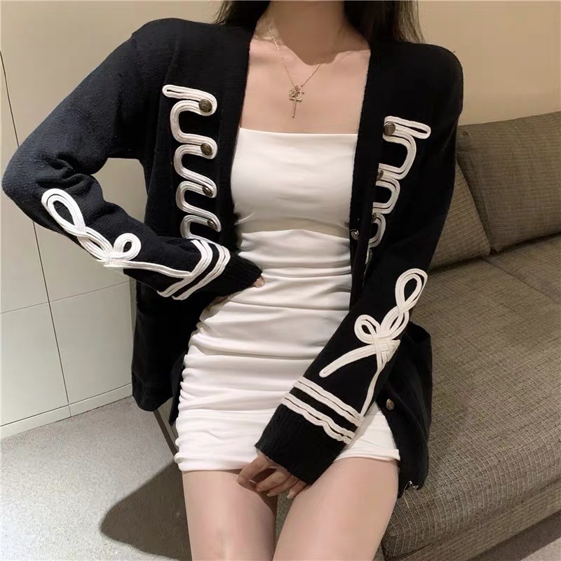 Áo cardigan len dạ phối hoạ tiết & khuy👉Có sẵn | BigBuy360 - bigbuy360.vn