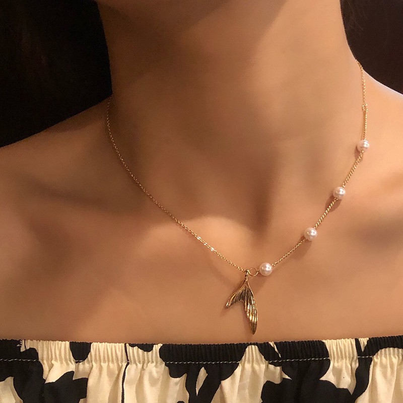 Vòng Cổ Đính Ngọc Trai Hình Đuôi Cá B0021