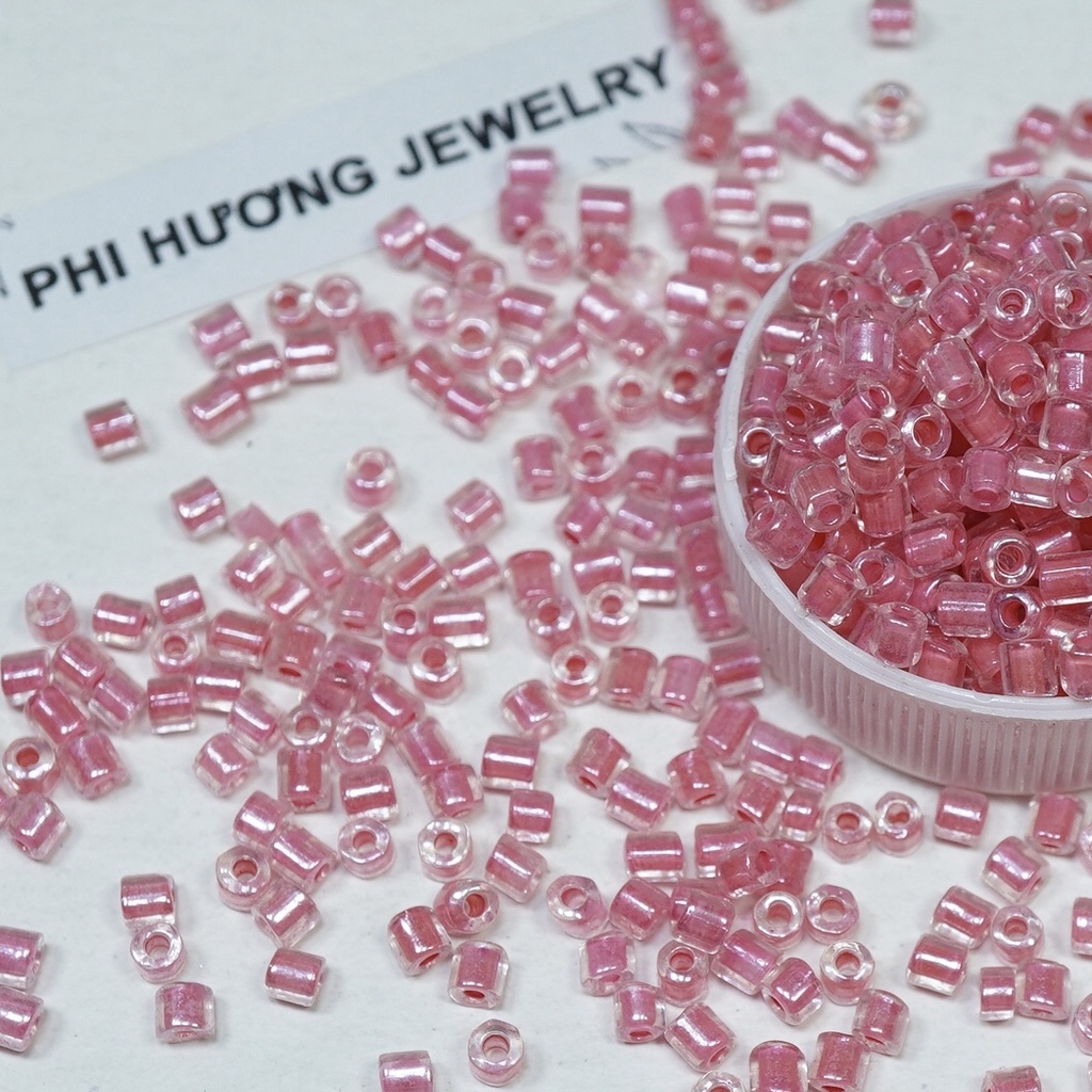 Gói 50gr hạt cườm gãy, hạt trúc 3mm nhiều màu đính kết quần áo