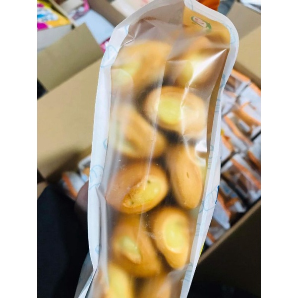10 chiếc bánh mì tươi nhân sữa chua
