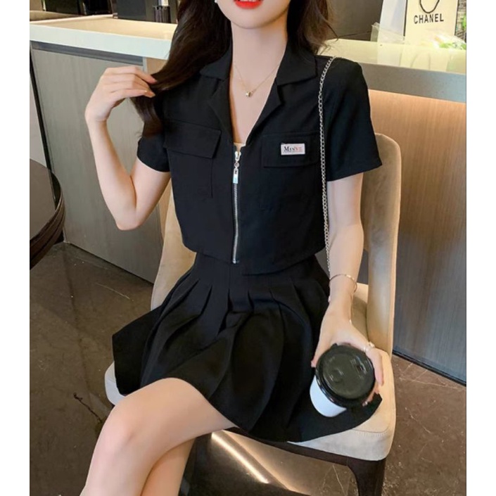 Set áo croptop + chân váy tennis kaki oder taobao