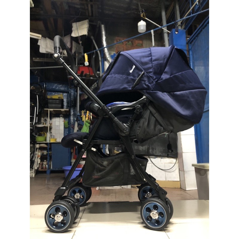 Xe đẩy Combi Diaclasse Limited Navy 4 Cas
