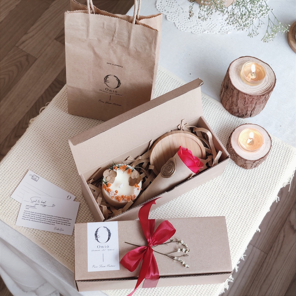 Hộp quà tặng theo set Hương nến thơm in tên theo tháng Calendar Candle - Handmade by Oniõ, kích thước 22x8x8cm