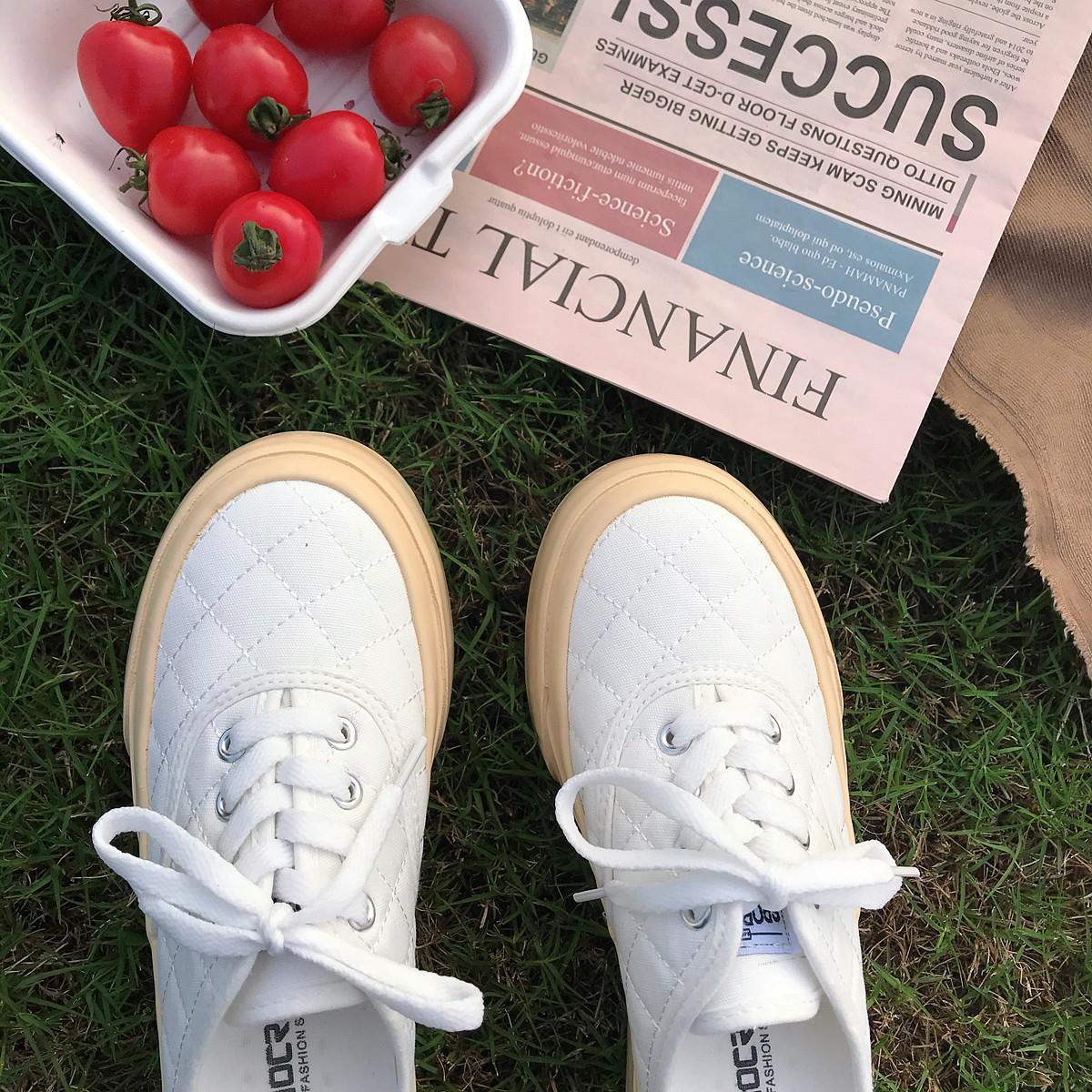 Niche design thick-soled height-enhancing shoes half-drag canvas shoes women 2021 new heelless breathable white shoes summer