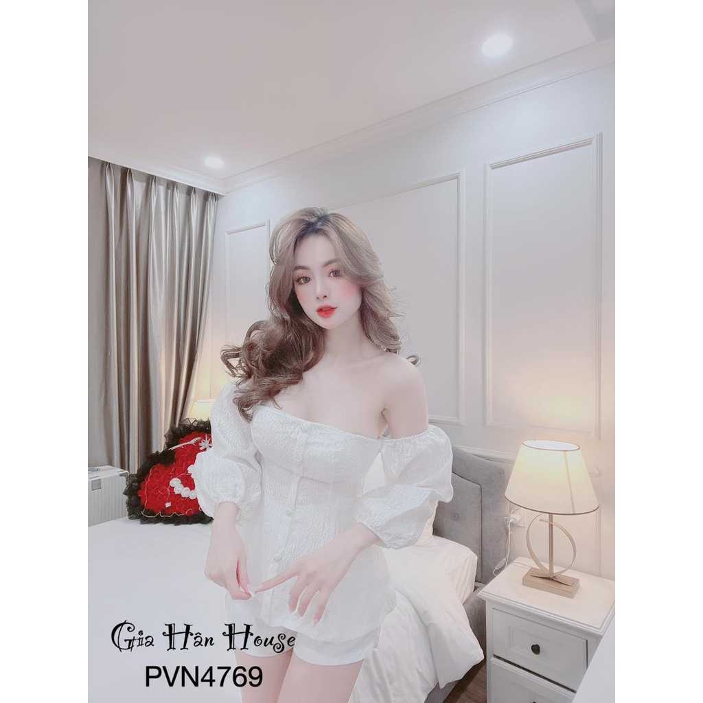 Bộ áo cúp trễ vai hoa văn in nổi