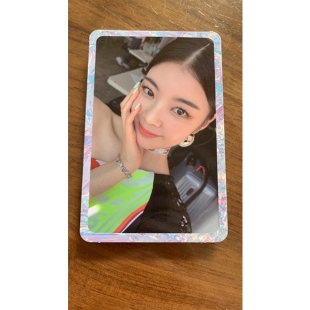 card Lia Itzy Off