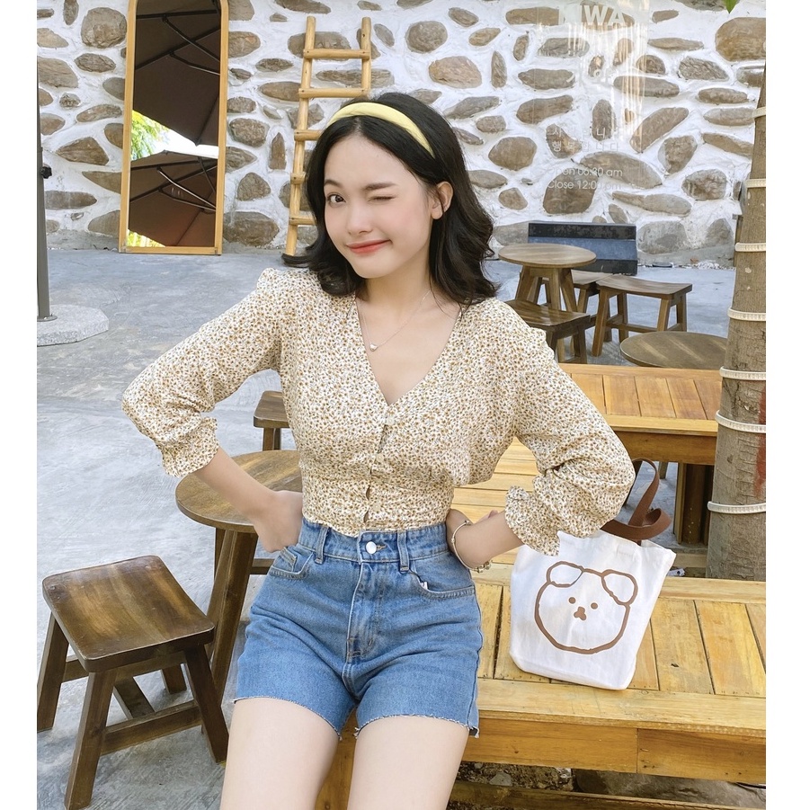 Áo Floral Croptop Hoa Nhí Kiểu Thời Trang
