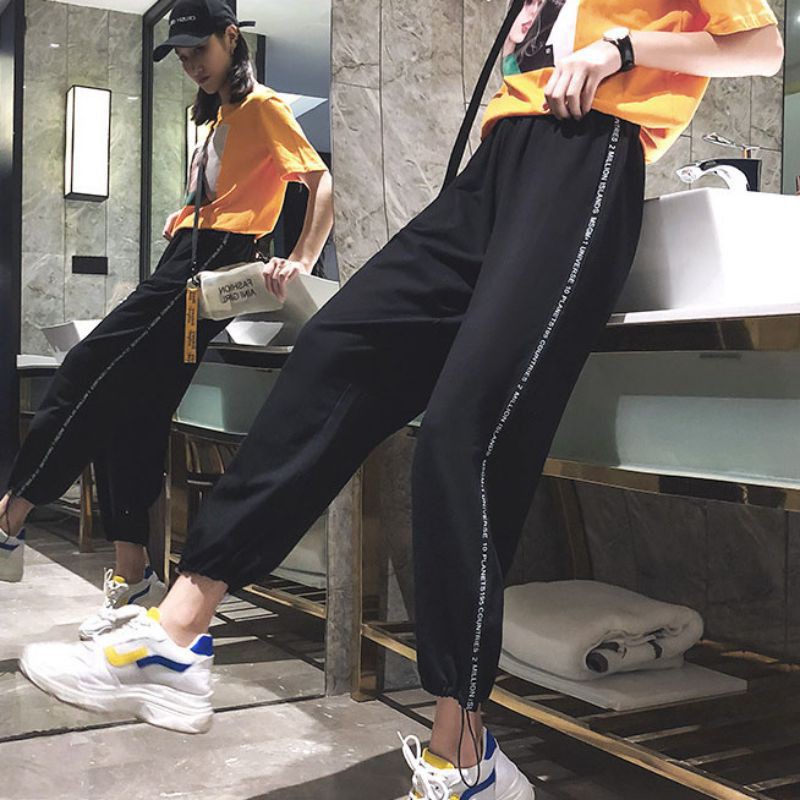 Quần dài bó ống hông in chữ phong cách Harajuku | BigBuy360 - bigbuy360.vn