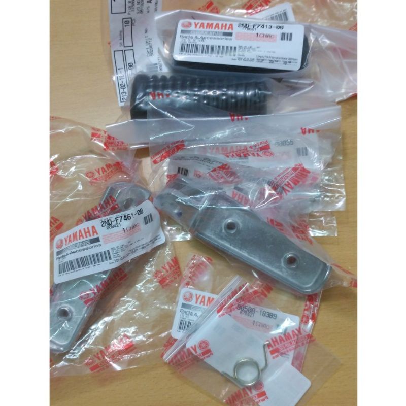 Gác chân trước exciter 150 zin chính hãng yamaha