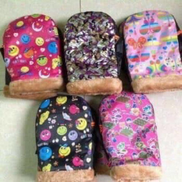 Gang tay đi xe máy mùa đông