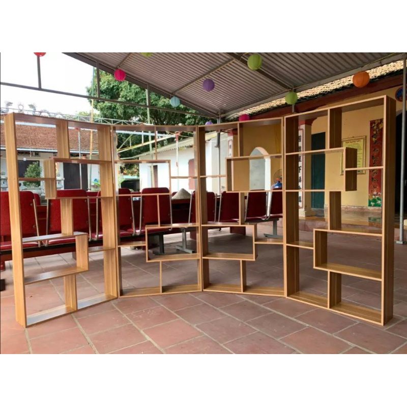 Kệ sách chữ U. Gỗ MDF phủ Melatium chống thấm cao cấp. Kích thước 147 x 74 x 20cm. Màu vân gỗ và Màu trắng