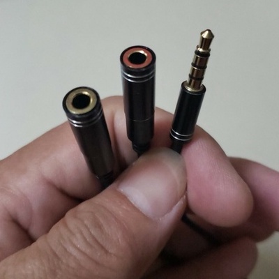 Cáp Jack Chia Tai Nghe Từ 1 Cổng 3.5 Thành 2 Cổng 3.5 Micro và Audio Riêng Biệt Loại Đẹp