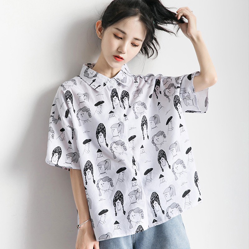 Áo kiểu cổ bẻ tay ngắn dáng rộng hoạ tiết hoạt hình cho phái nữ