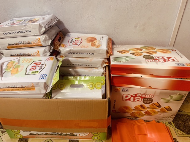 BÁNH PÍA KIM SA TRỨNG MUỐI MÈ ĐEN