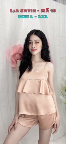 Bộ lụa satin quần đùi áo tầng