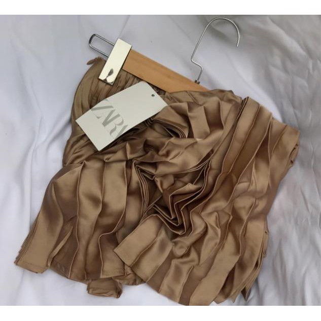 🍀 10.10 10.10 😍 🌸 🍀 9.9 Chân váy Zara màu nude mẫu 2019(Pleated Skirt) .. Đẹp . . Đẹp . .