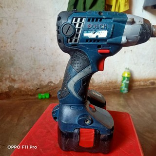 vít bosch 12v