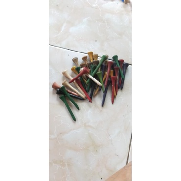 Tee đặt bóng golf