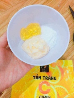 Tắm trắng vitamin C
