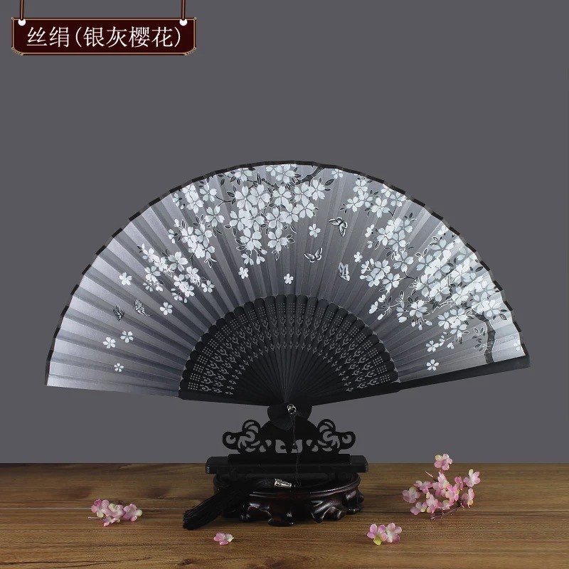 Quạt cổ trang - Quạt xếp dây tuyến vải lụa, nan tre