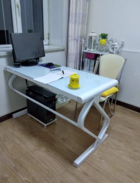 Sẵn, BÀN MÁY TÍNH CHÂN Z  KÍNH CƯỜNG LỰC 3C 120cm