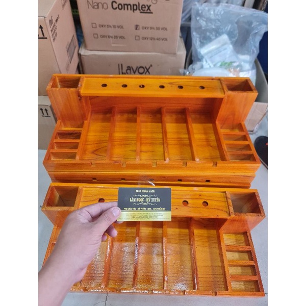 Khay gỗ đựng tông đơ và đồ nghề làm tóc  làm từ gỗ sồi tự nhiên chắc chắn bền đẹp