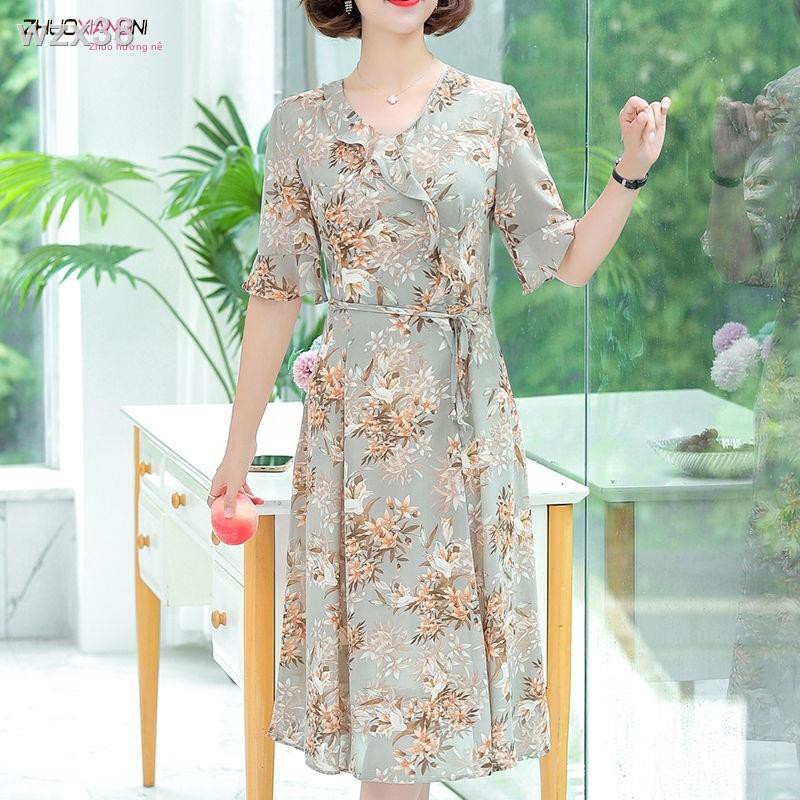 Bà mẹ trẻ mặc váy mùa hè quý phái từ bốn mươi đến năm tuổi 50 nữ trung niên đầm voan khí chất phong cách mới
