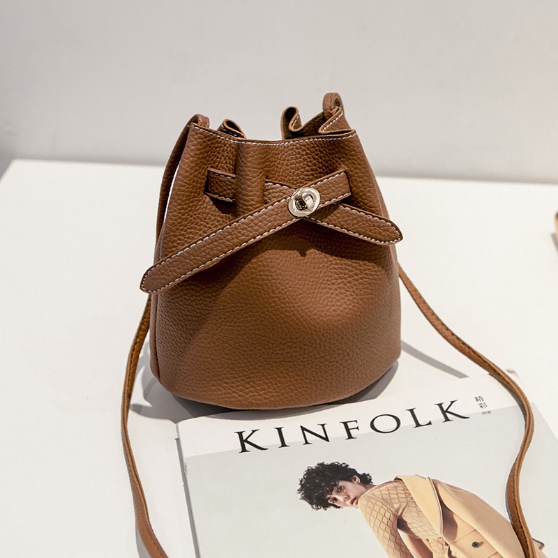 Túi Đựng Điện Thoại Đeo Vai Có Khóa Hình Trái Tim Cho Nữ