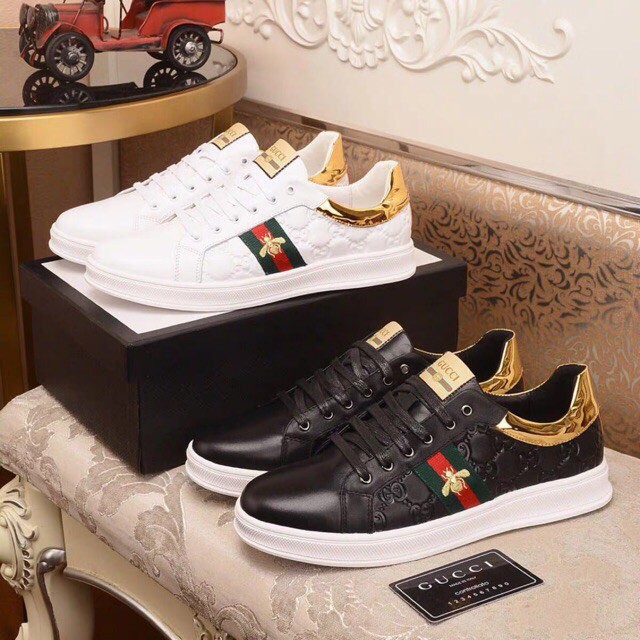 [Mã FAMAYMA2 giảm 10K đơn 50K] Giày thể thao nam thêu ong gót vàng cực kì sang chảnh . | BigBuy360 - bigbuy360.vn