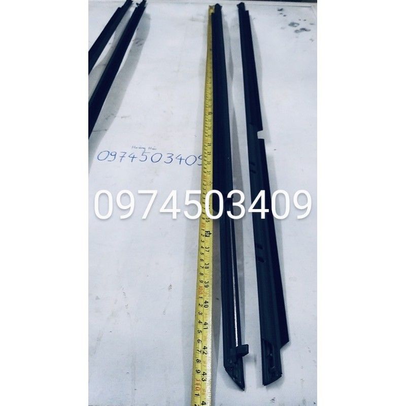 Nẹp chân kính Toyota Camry 2009-2011  bán lẻ từng cái