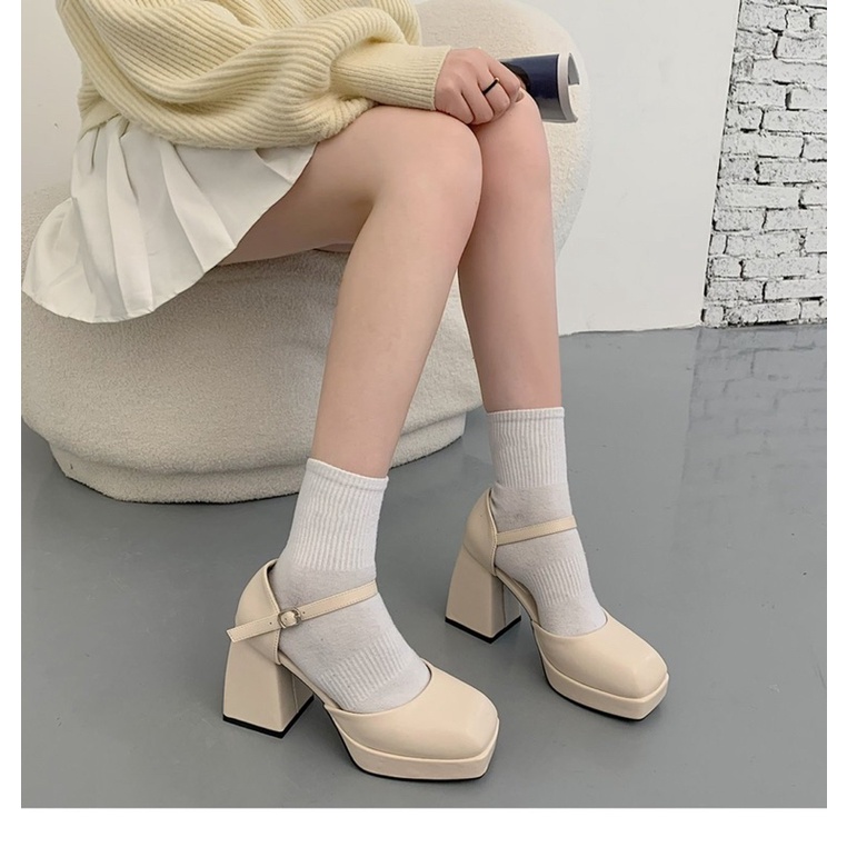 Xăng đan đế vuông cao 8cm