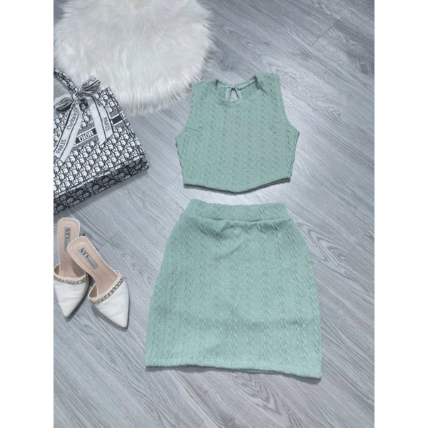 Set Áo Croptop Ba Lỗ Sát Nách Và Chân Váy Bút Chì Dáng Ngắn - Len Xương Cá - Form Ôm Body Sexy - Sang Chảnh Cute