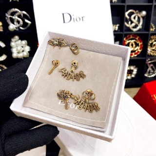 Khuyên tai con ong DIOR (accessories có sẵn)
