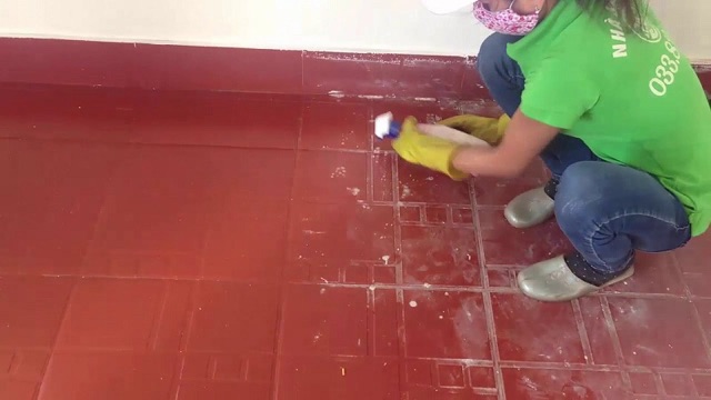 Tẩy Bê Tông Xi Măng- Tẩy Trắng Gạch Men, Nhà Tắm- Sạch ố Bẩn.